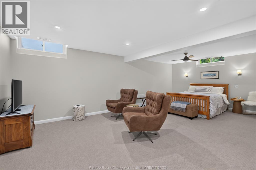 22 Emily AVENUE - 32