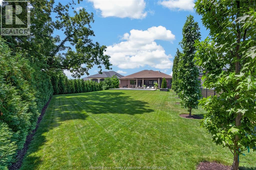 22 Emily AVENUE - 42