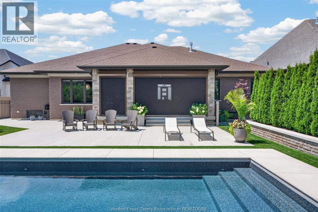 22 Emily AVENUE - 44