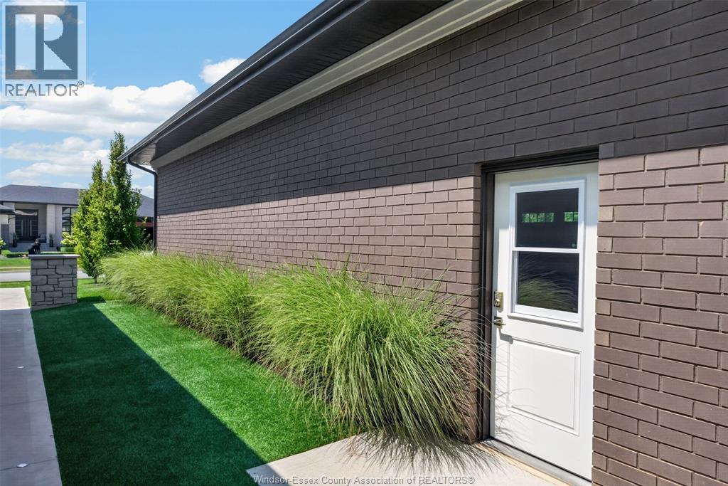 22 Emily AVENUE - 46