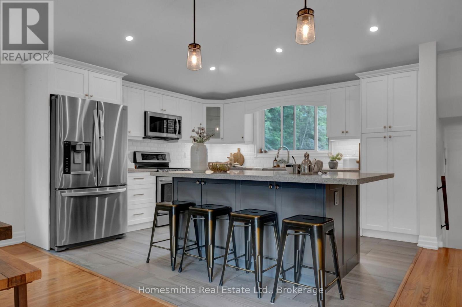 4726 MAIN STREET - 11
