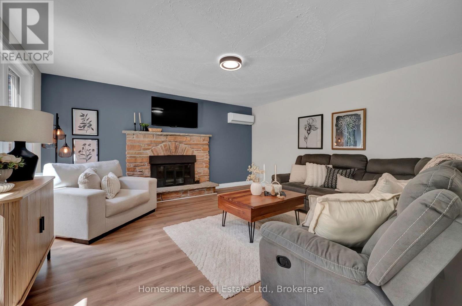 4726 MAIN STREET - 21