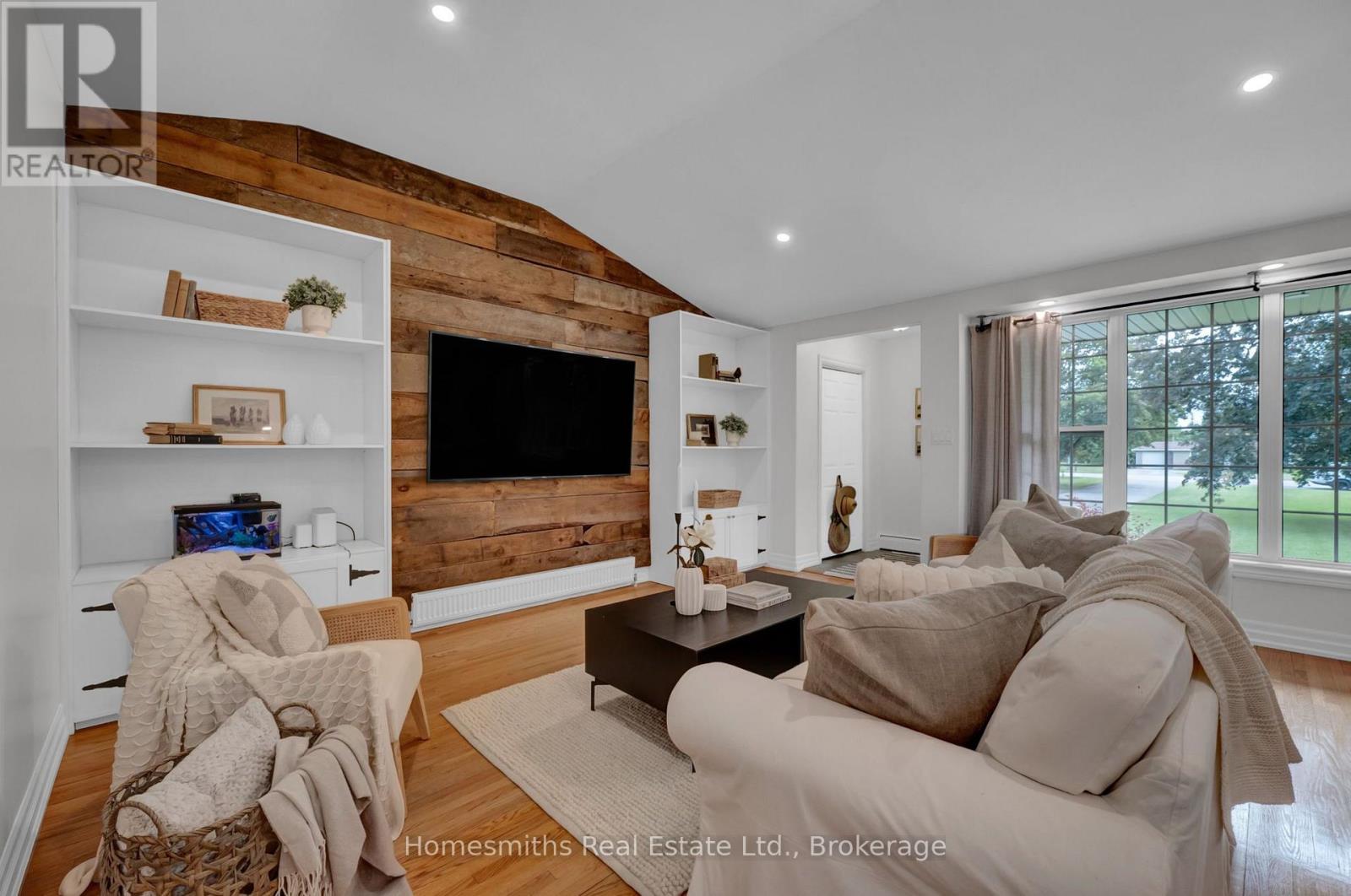 4726 MAIN STREET - 8