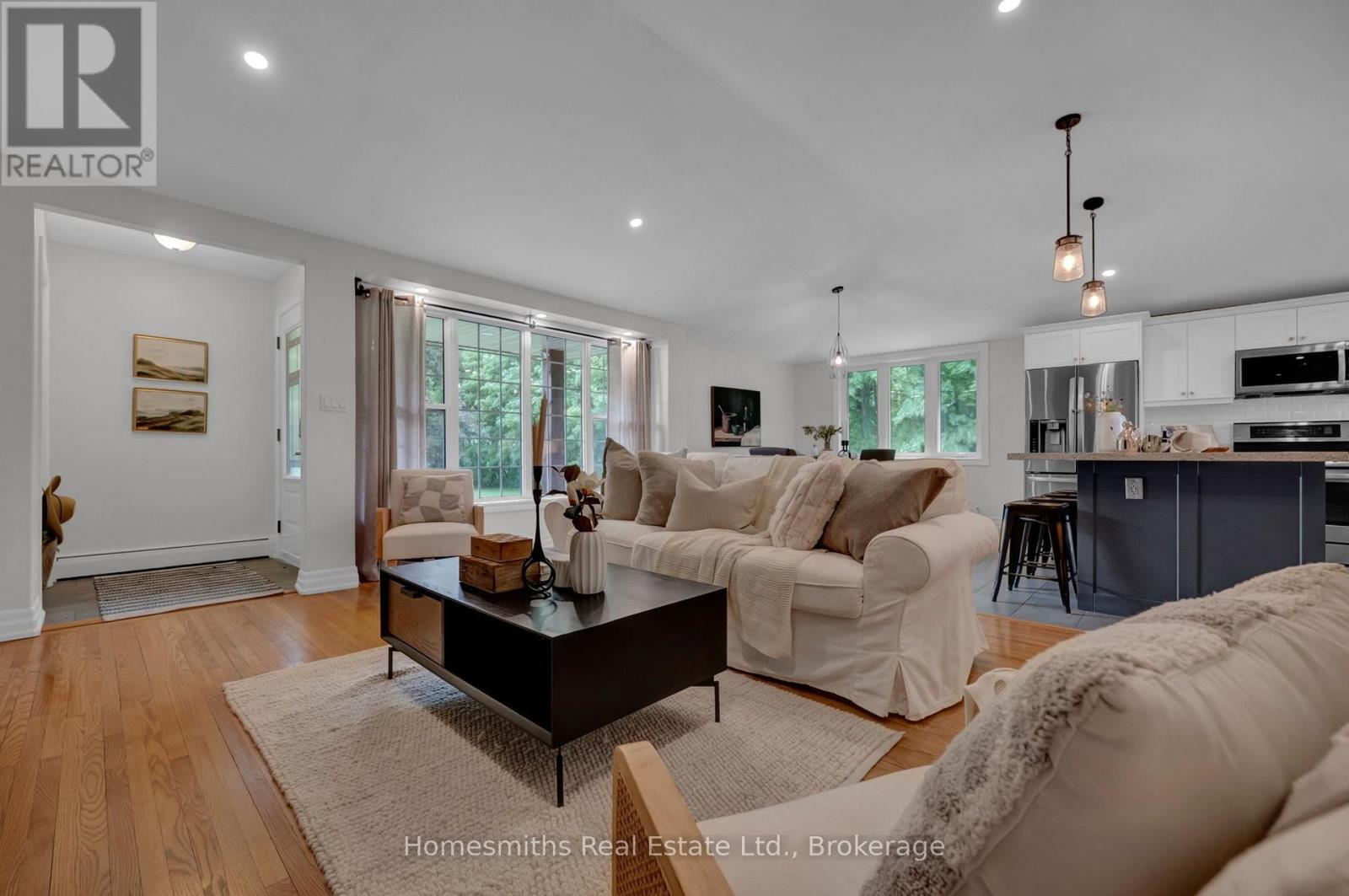 4726 MAIN STREET - 9