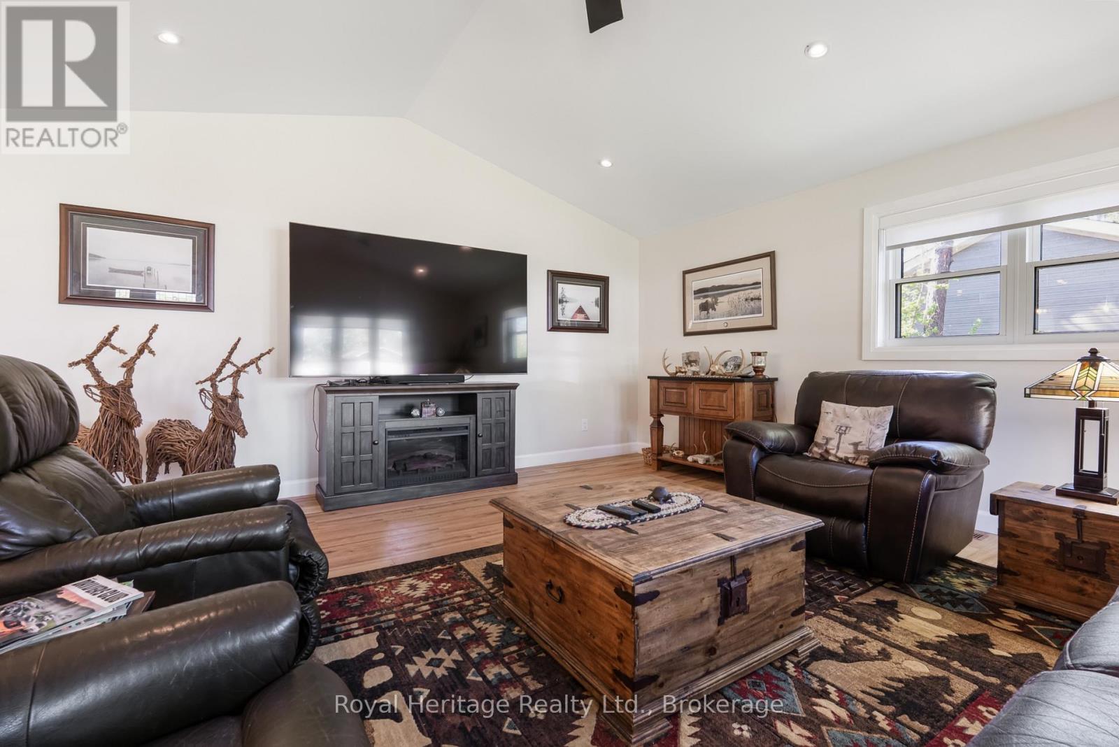35 LESLIE FROST LANE - 15