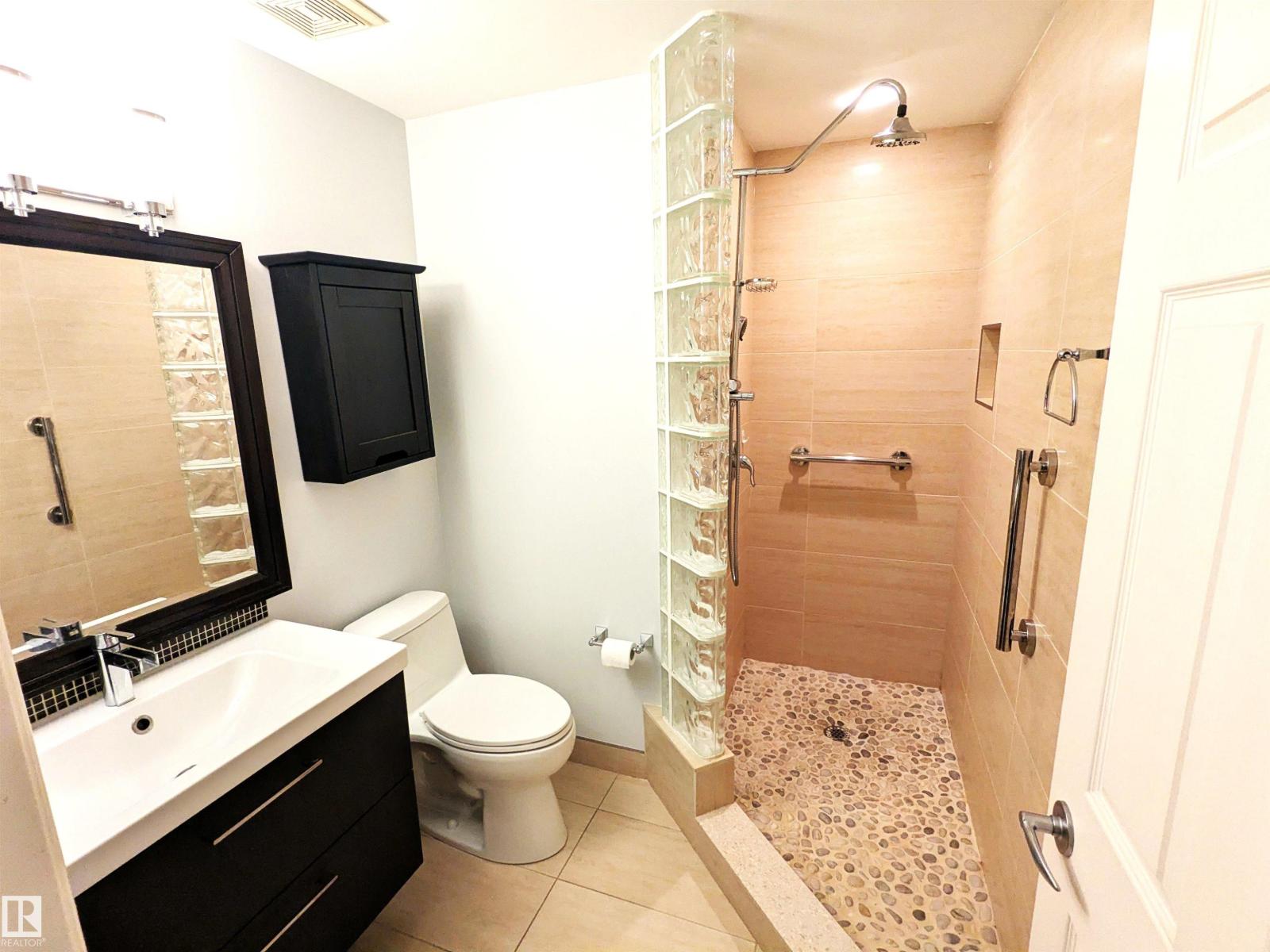 #302 9811 96A ST NW - 22