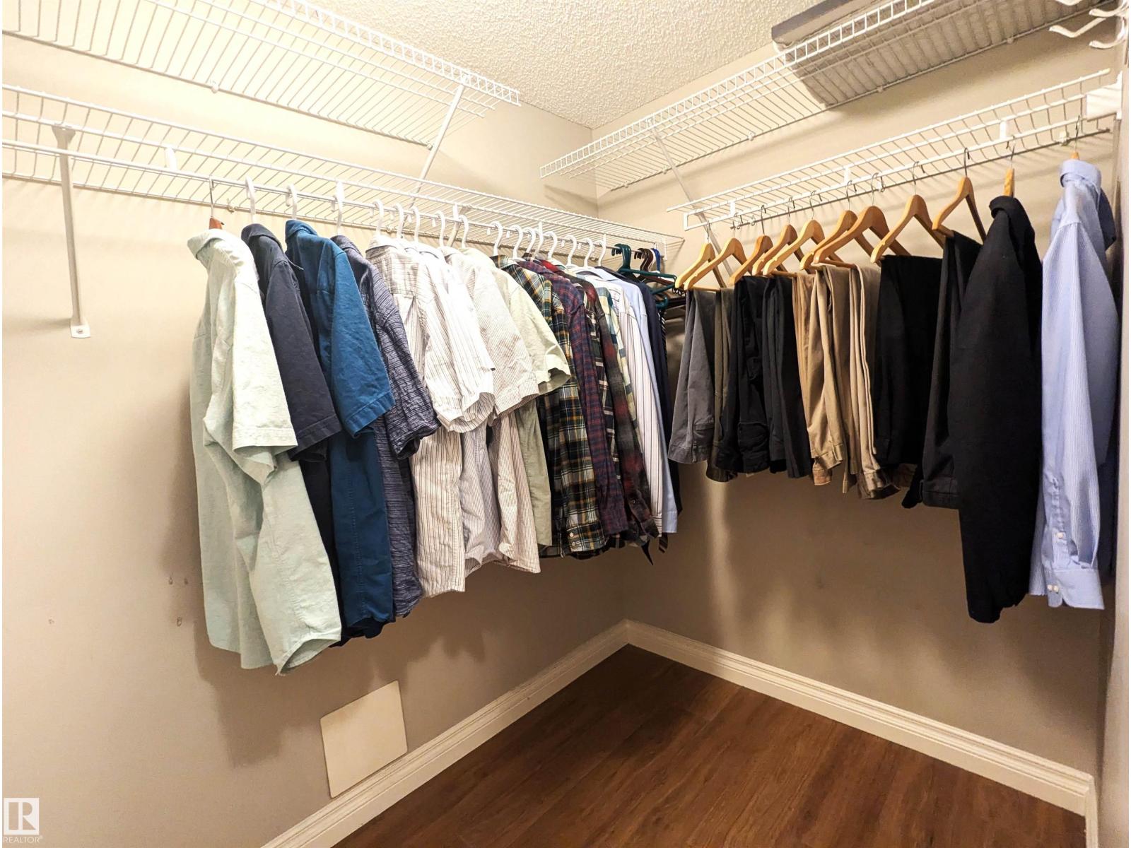 #302 9811 96A ST NW - 35