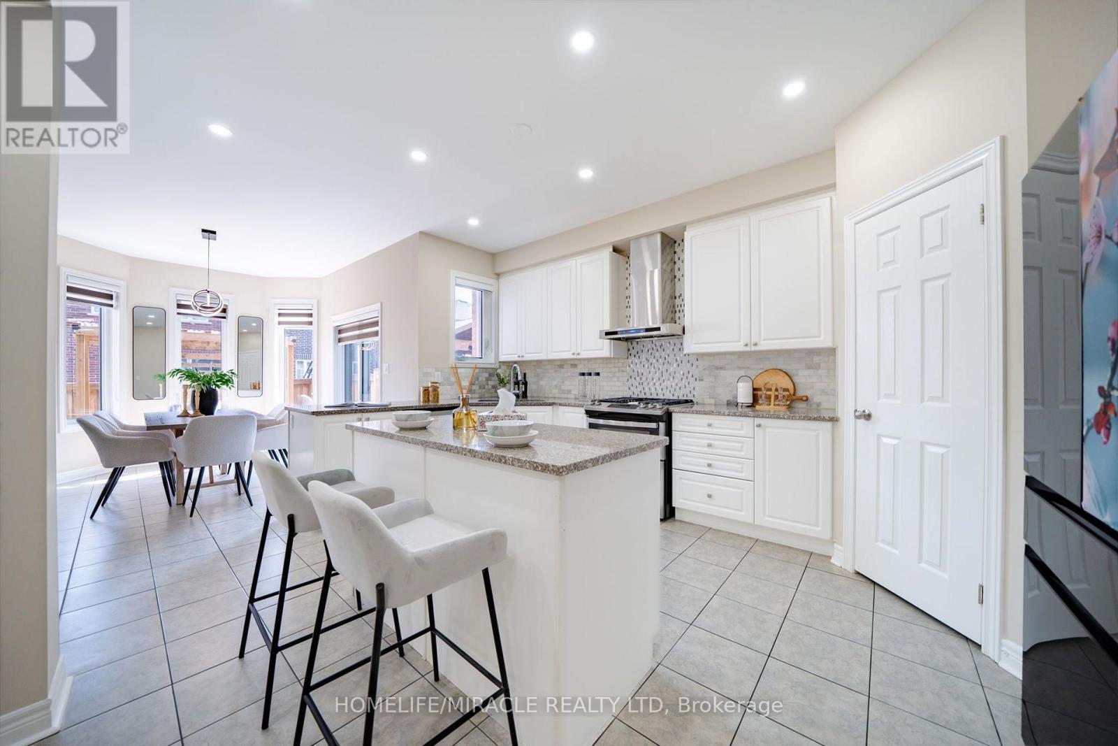 544 BESSBOROUGH DRIVE - 11