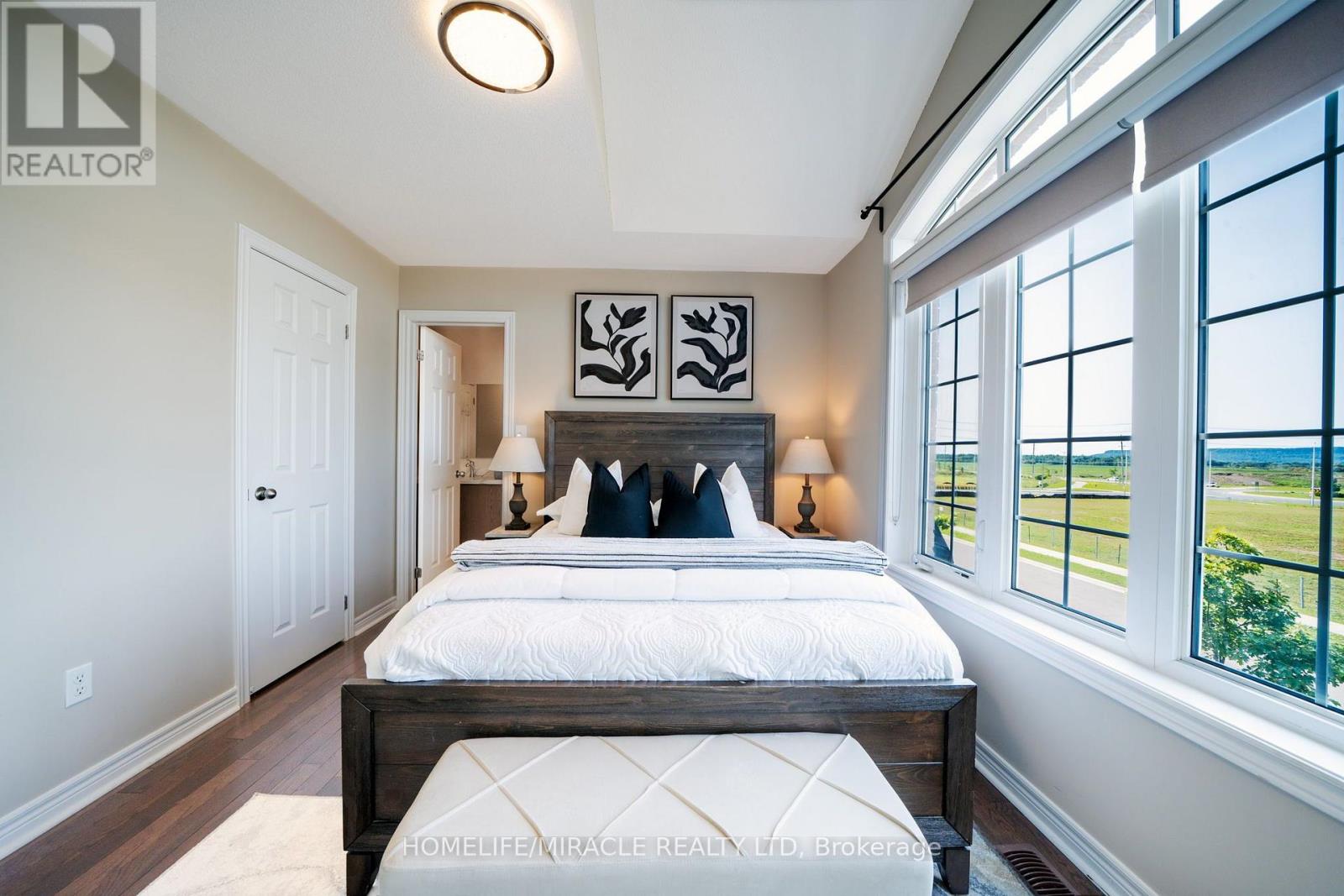 544 BESSBOROUGH DRIVE - 28