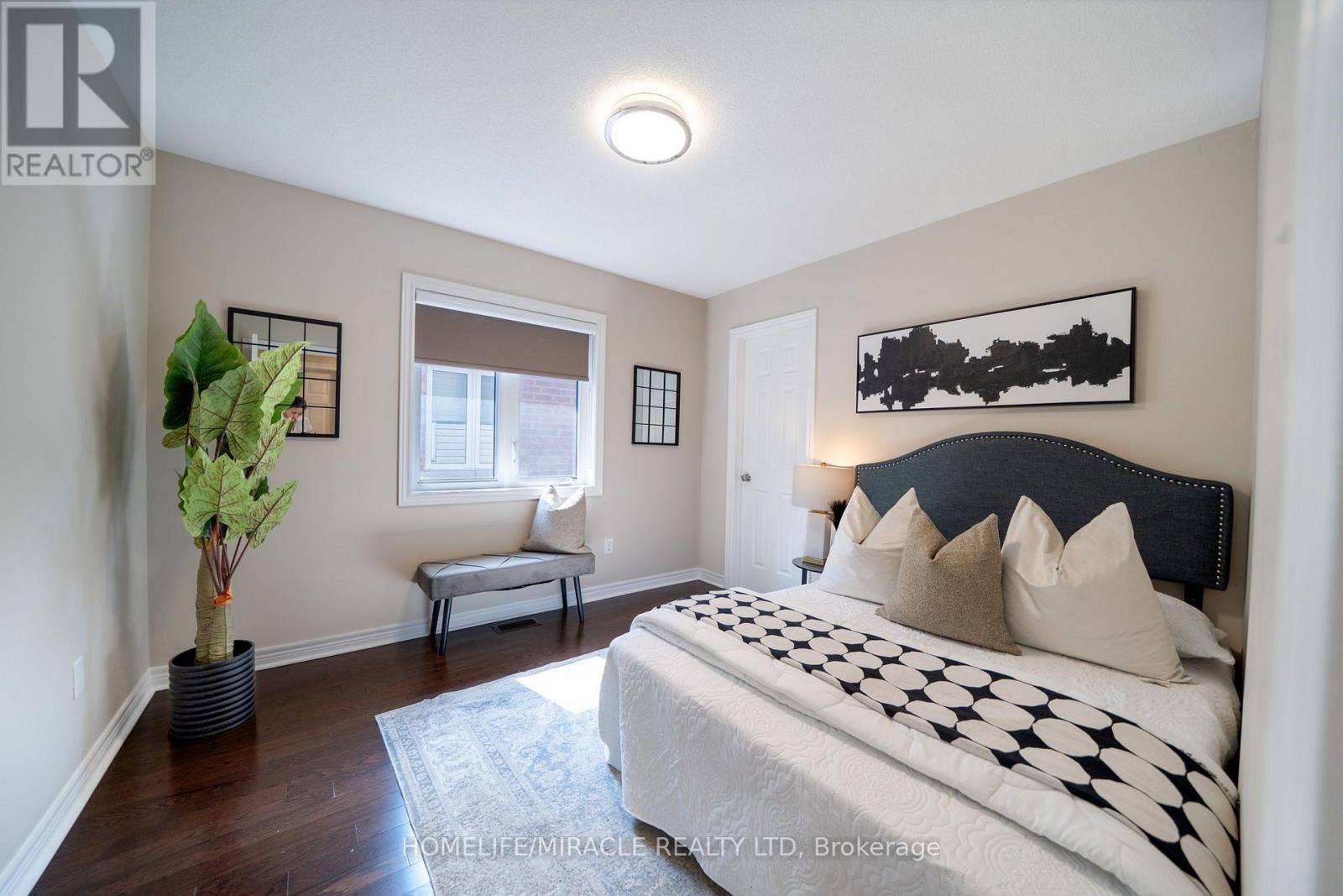 544 BESSBOROUGH DRIVE - 32