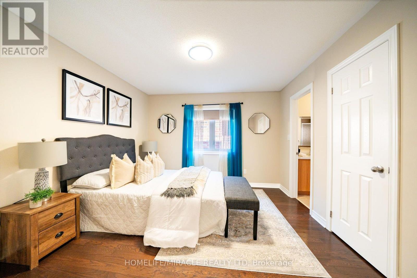 544 BESSBOROUGH DRIVE - 33