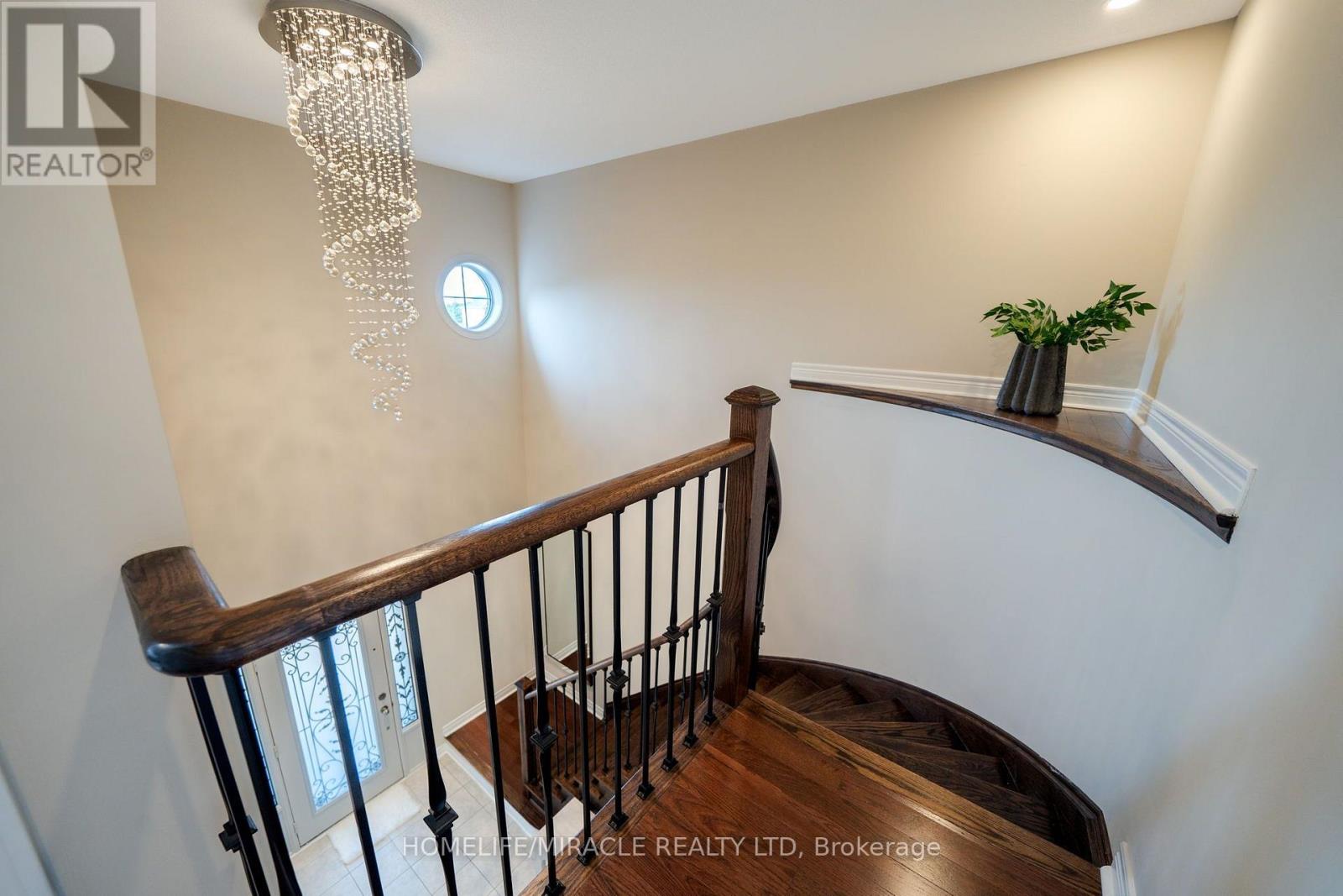 544 BESSBOROUGH DRIVE - 43