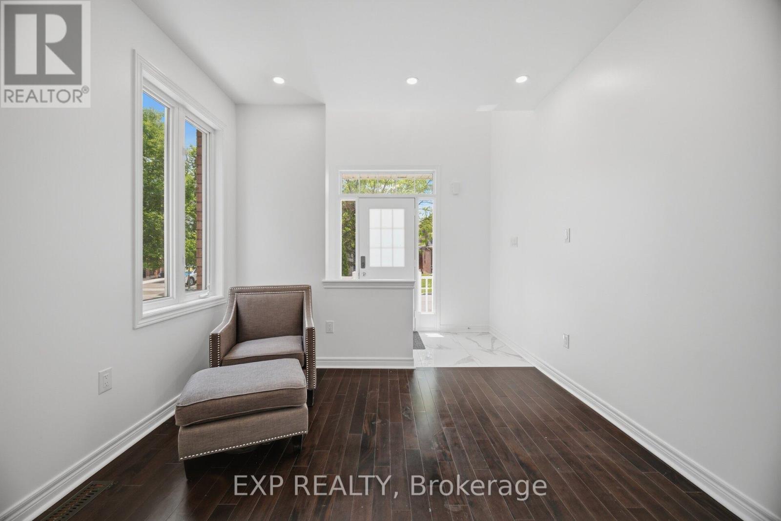 363 HOLMES CRESCENT, Milton (SC Scott) — photo 3