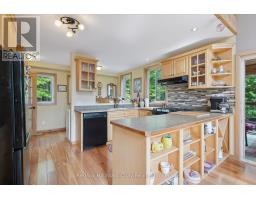 1497 Fox Point Road, Lake Of Bays, ON P0A1H0 Photo 18