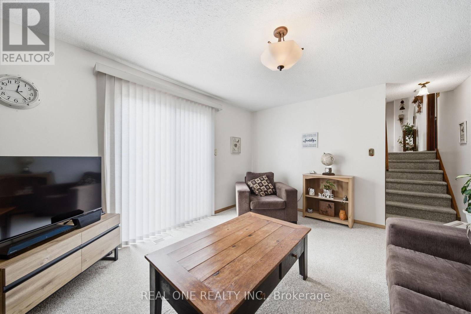111 GLENBURNIE DRIVE - 11