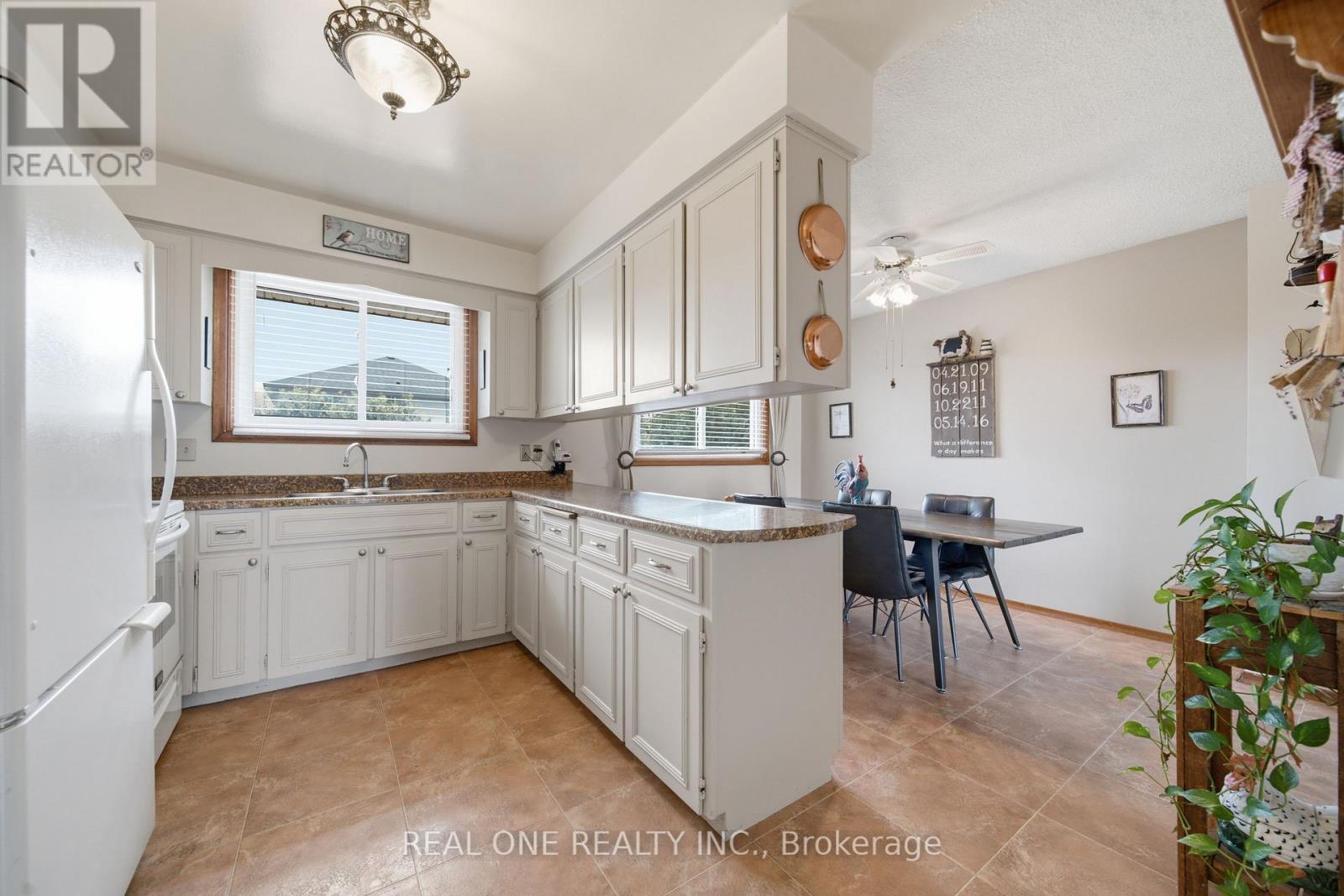 111 GLENBURNIE DRIVE - 18