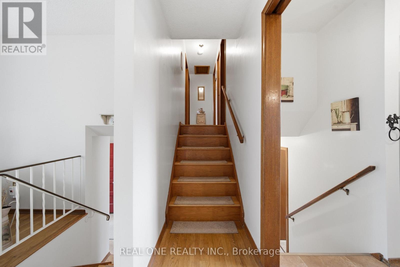 111 GLENBURNIE DRIVE - 24