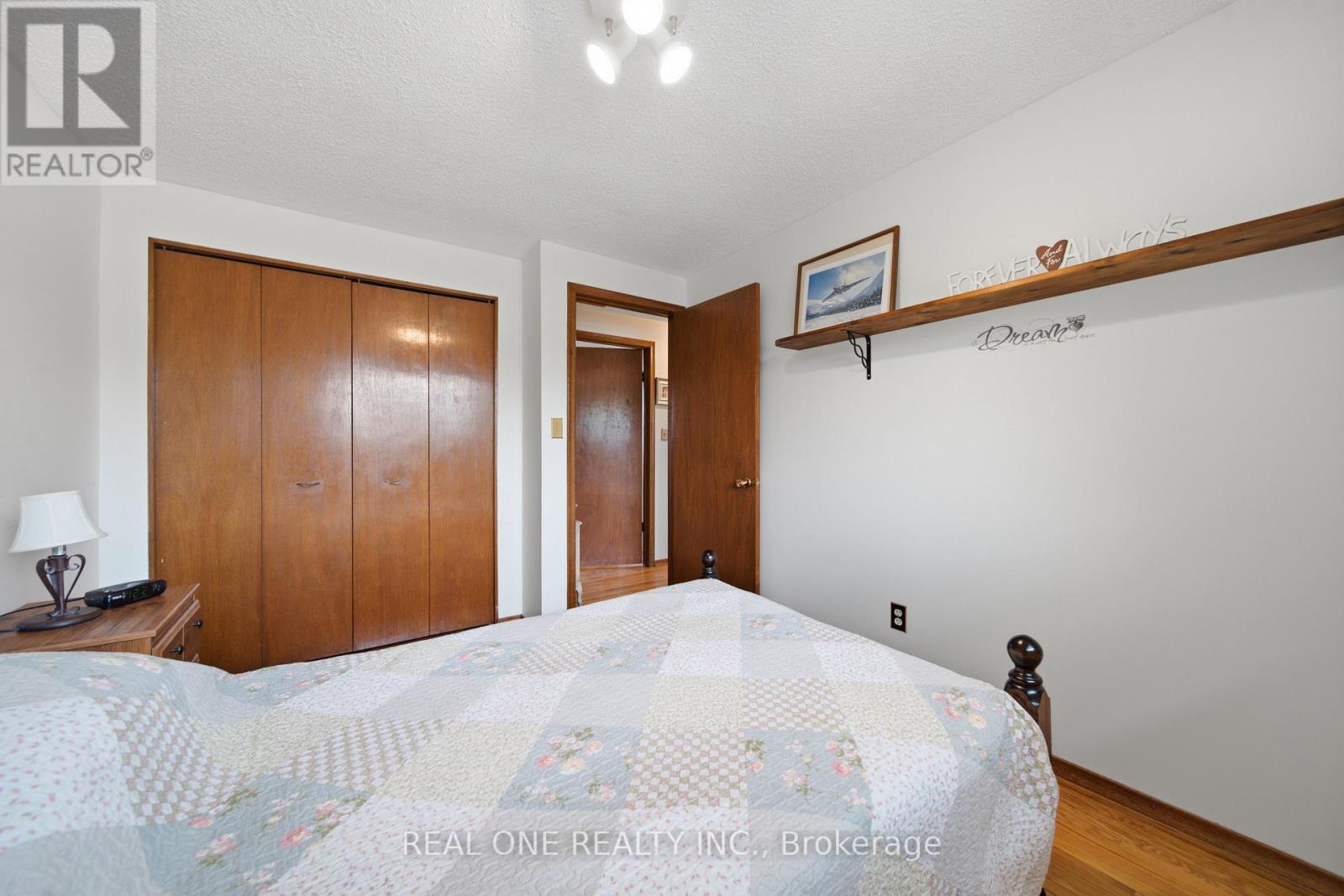 111 GLENBURNIE DRIVE - 27