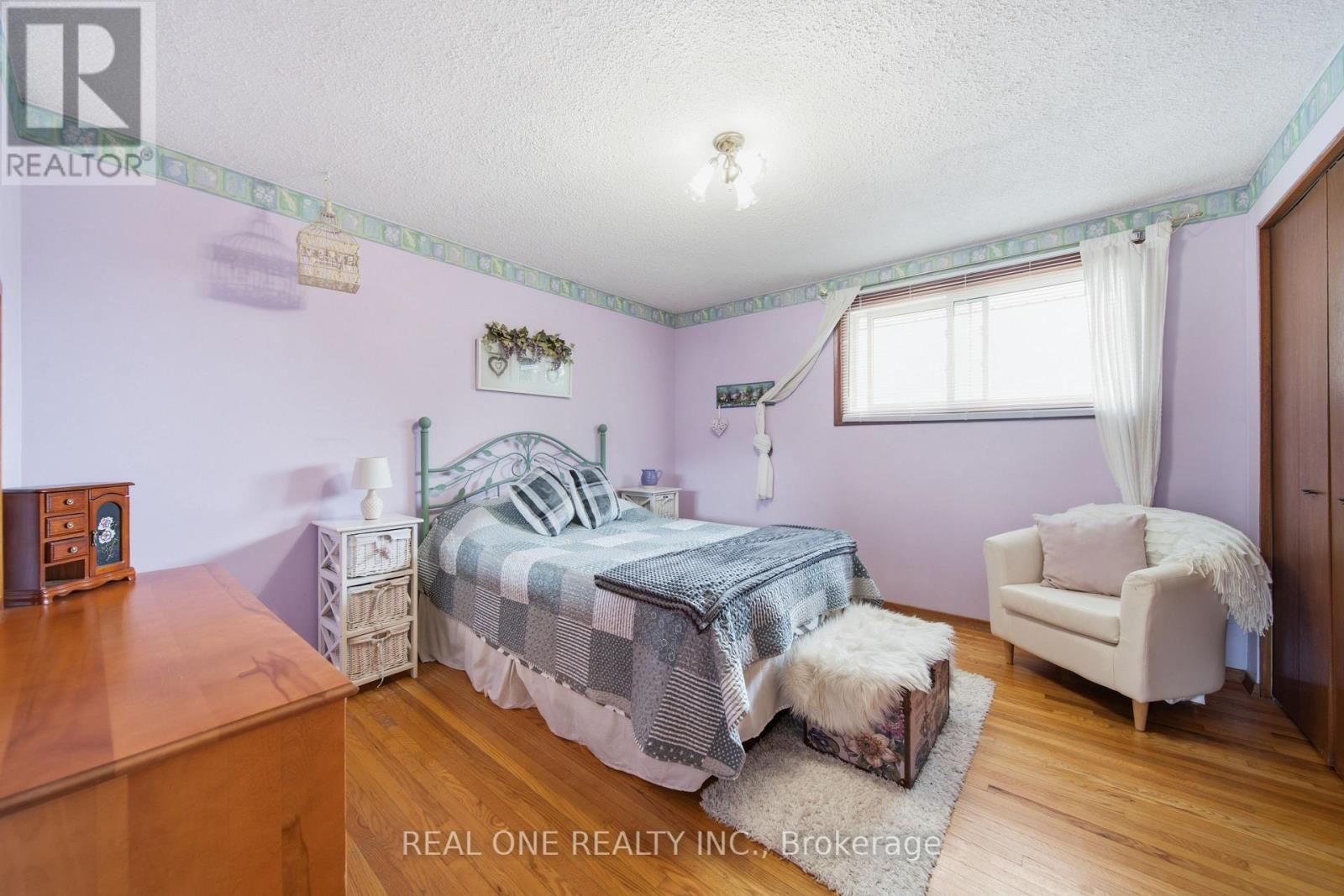111 GLENBURNIE DRIVE - 28