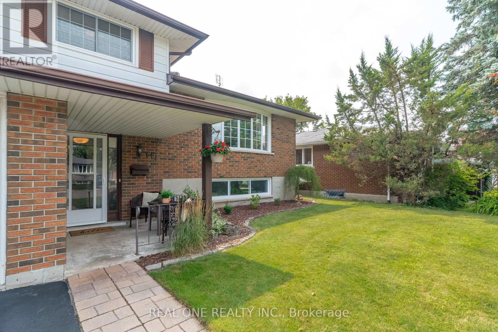 111 GLENBURNIE DRIVE - 4