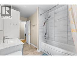 Bath (# pieces 1-6) - 429 Beauport Street, Shediac, NB E4P1G4 Photo 13