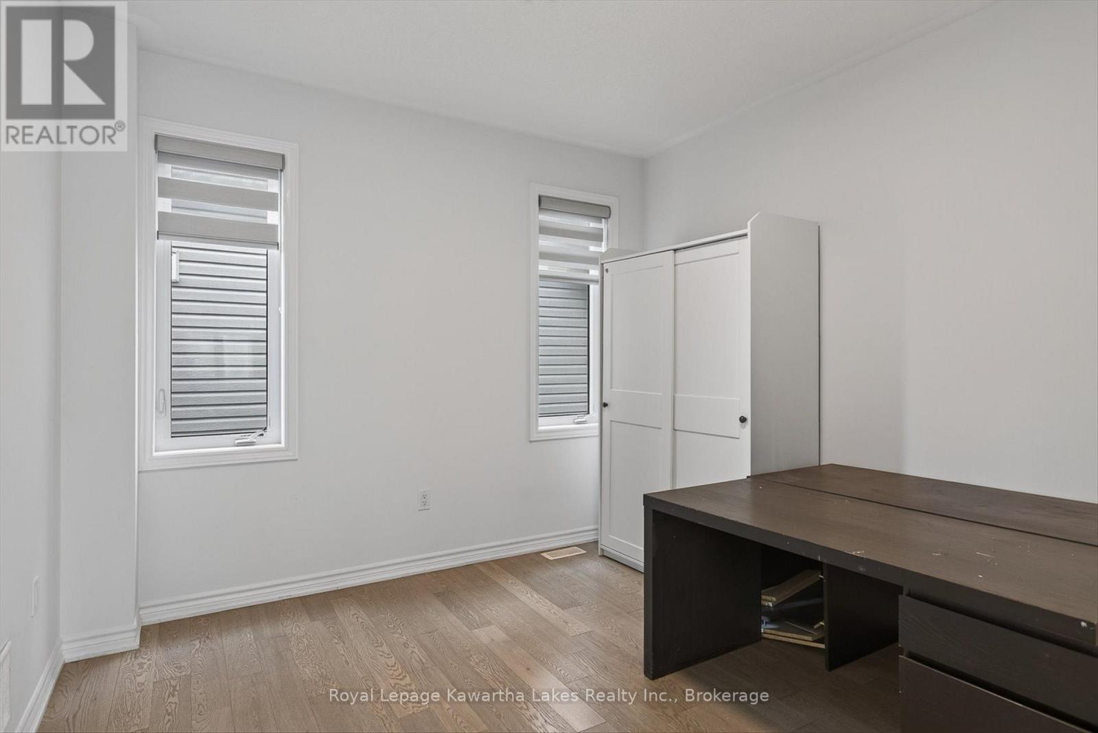 19 HENNESSEY CRESCENT - Image 19