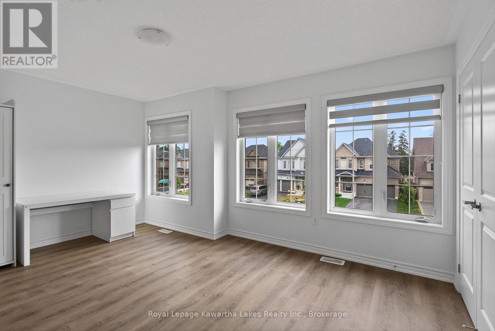 19 HENNESSEY CRESCENT - Image 23
