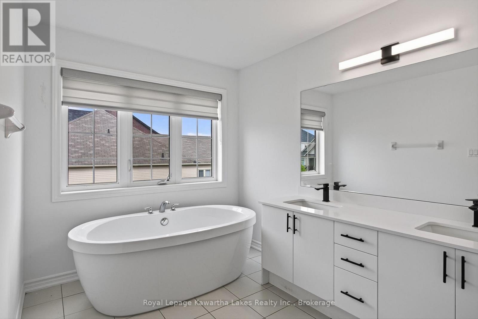 19 HENNESSEY CRESCENT - Image 30