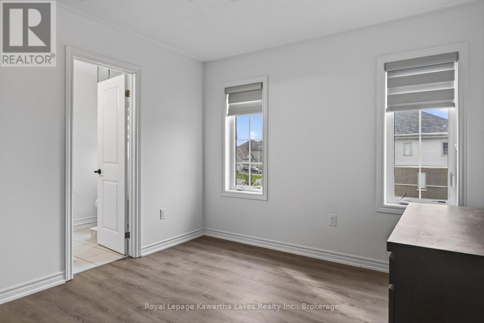 19 HENNESSEY CRESCENT - Image 32