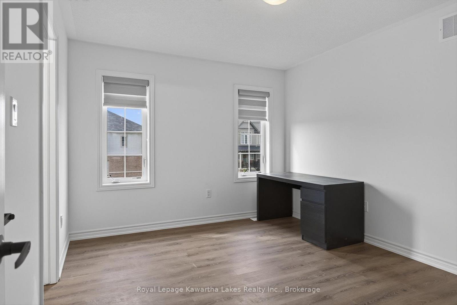 19 HENNESSEY CRESCENT - Image 34
