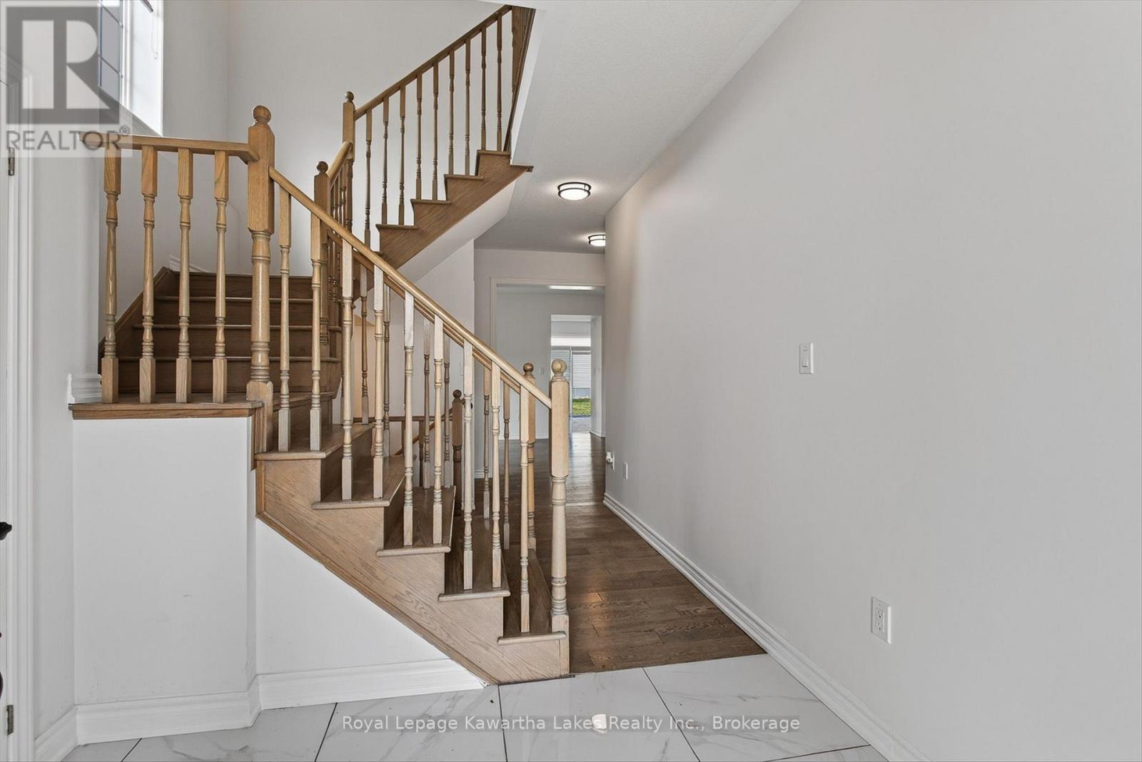 19 HENNESSEY CRESCENT - Image 4
