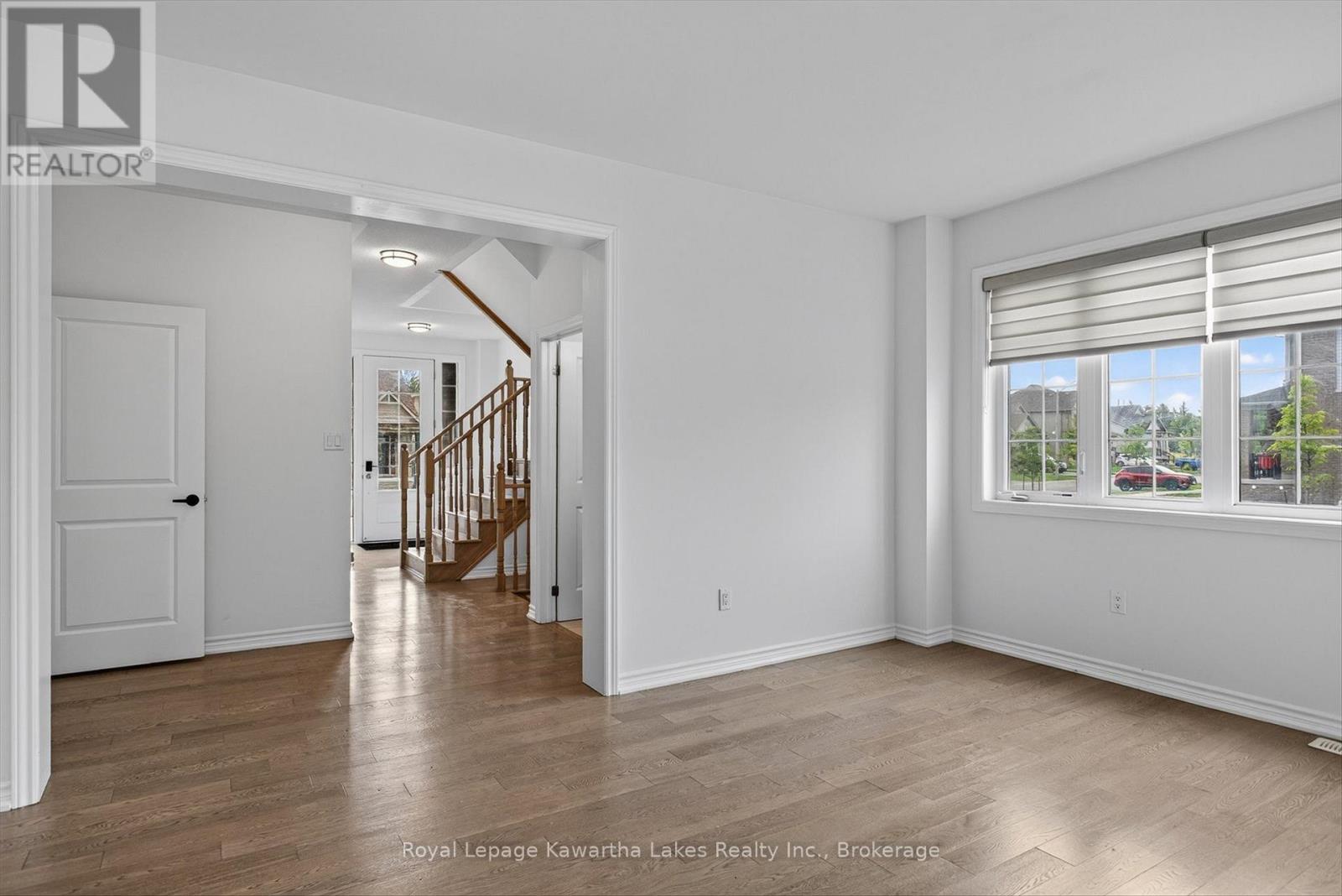 19 HENNESSEY CRESCENT - Image 5