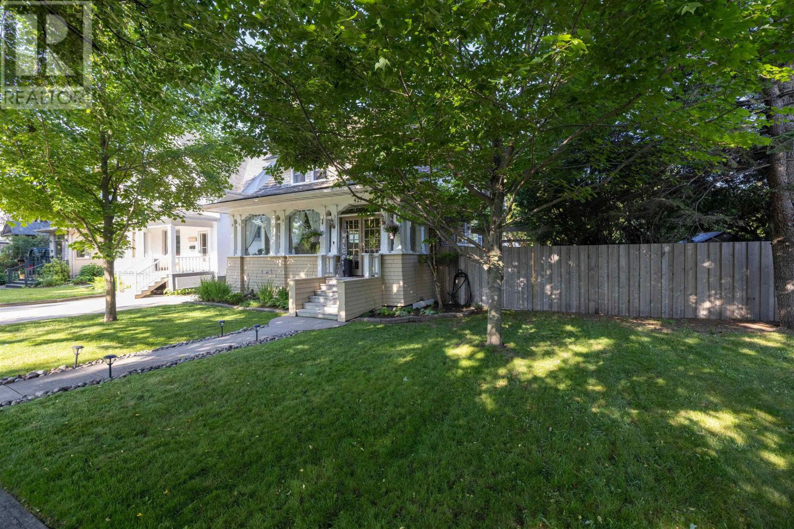 427 Norah ST S - 5
