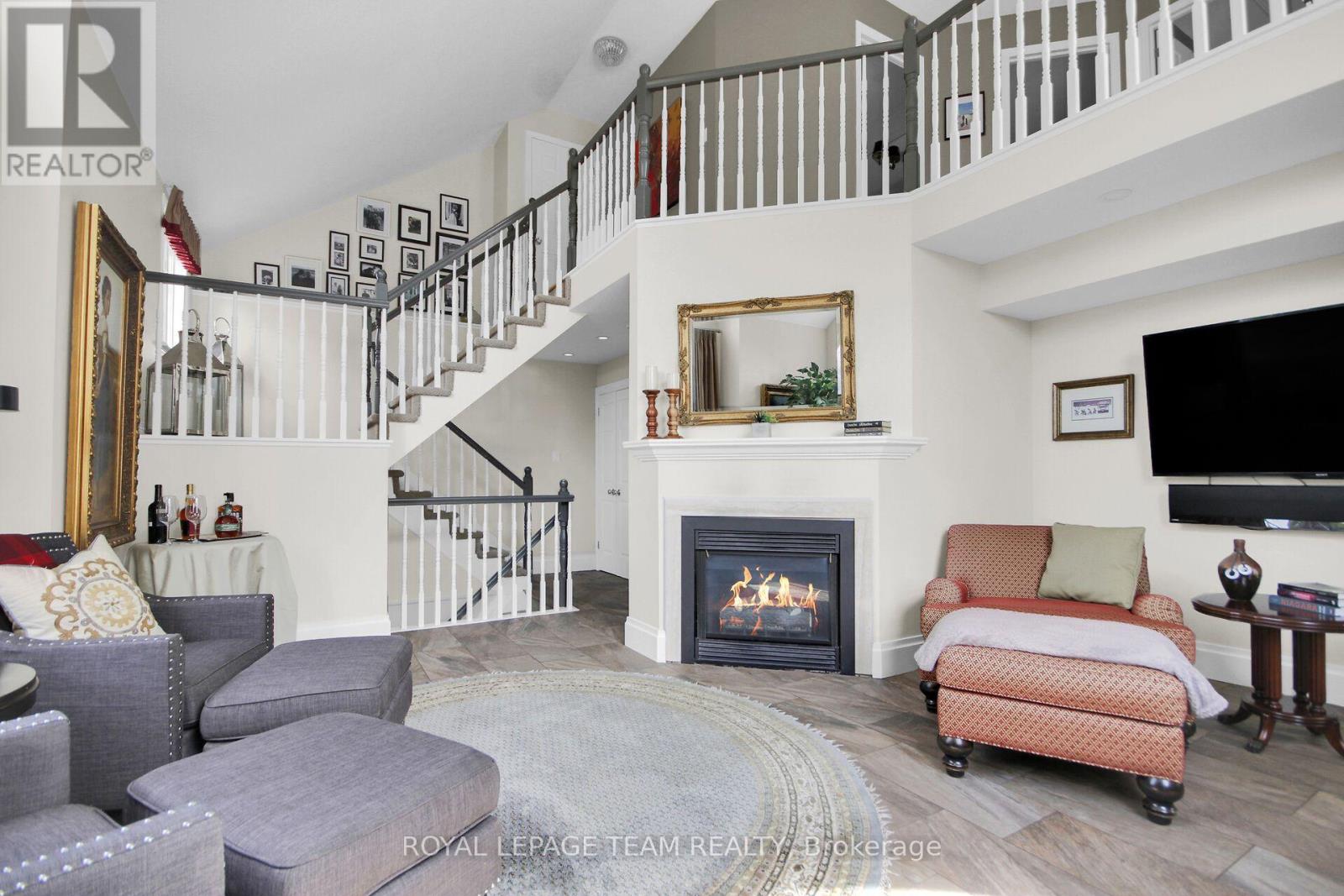 #7 4448 HARPER AVENUE - 24