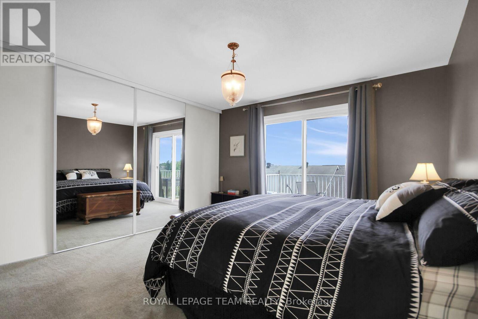 #7 4448 HARPER AVENUE - 32