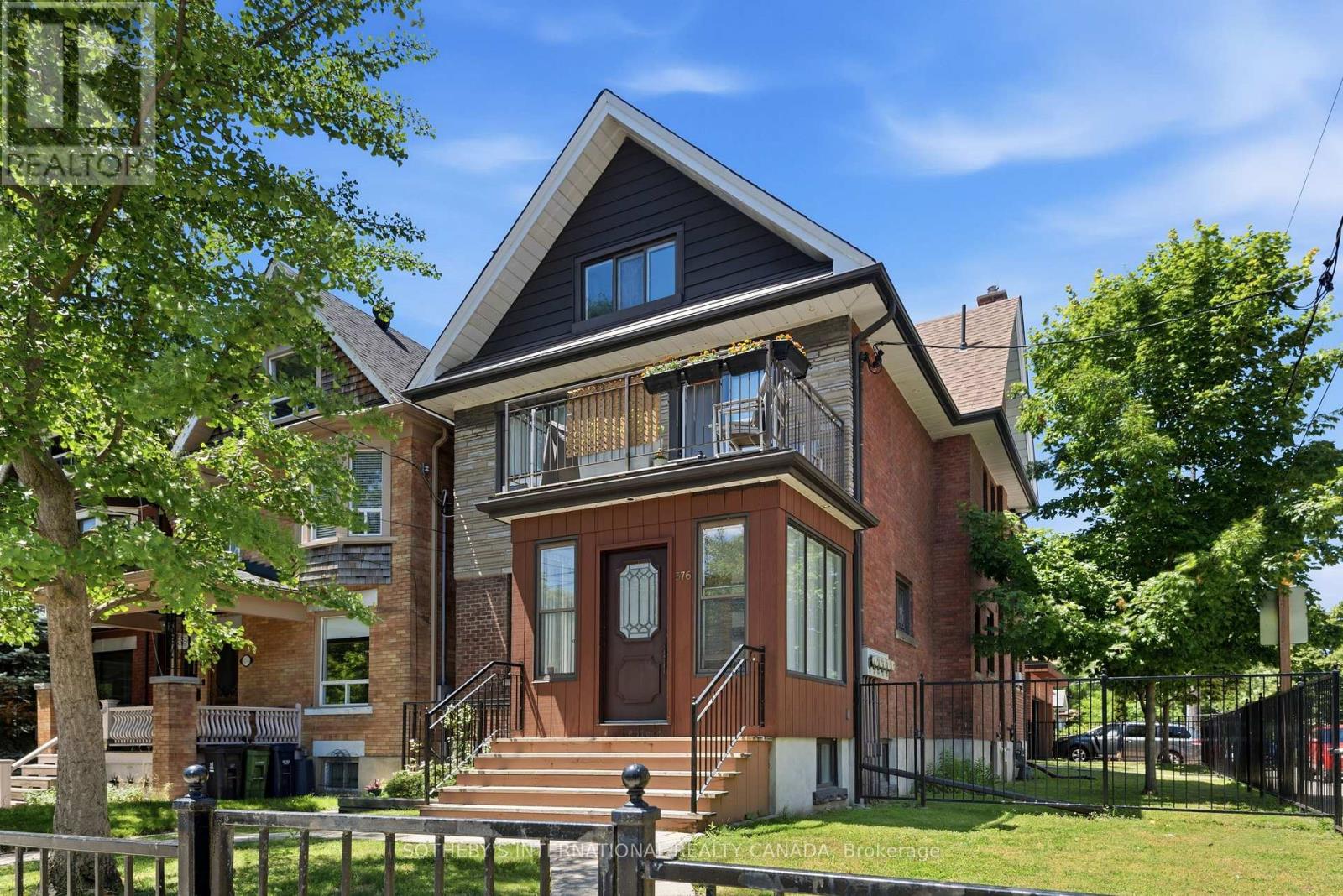 Photo of 376 Sunnyside Avenue