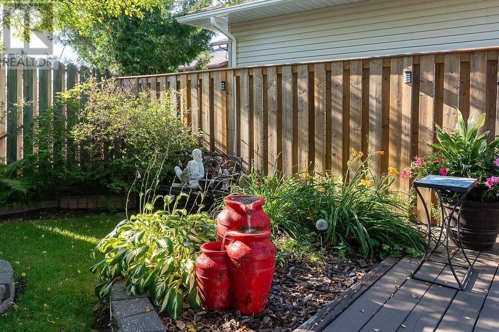 71 Chantal Crescent - 32