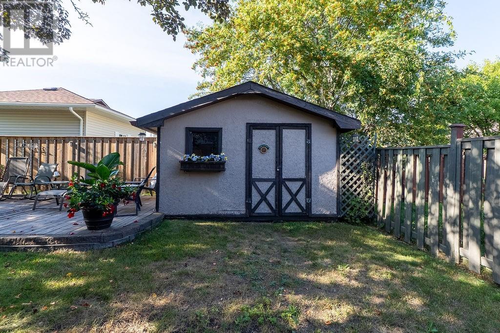 71 Chantal Crescent - Image 34