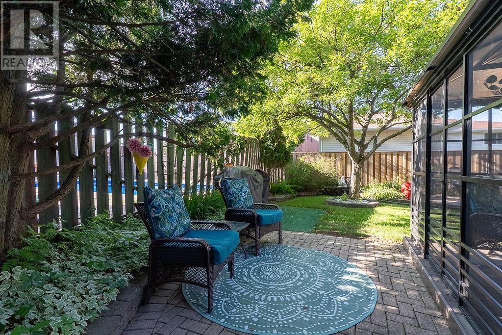 71 Chantal Crescent - 36