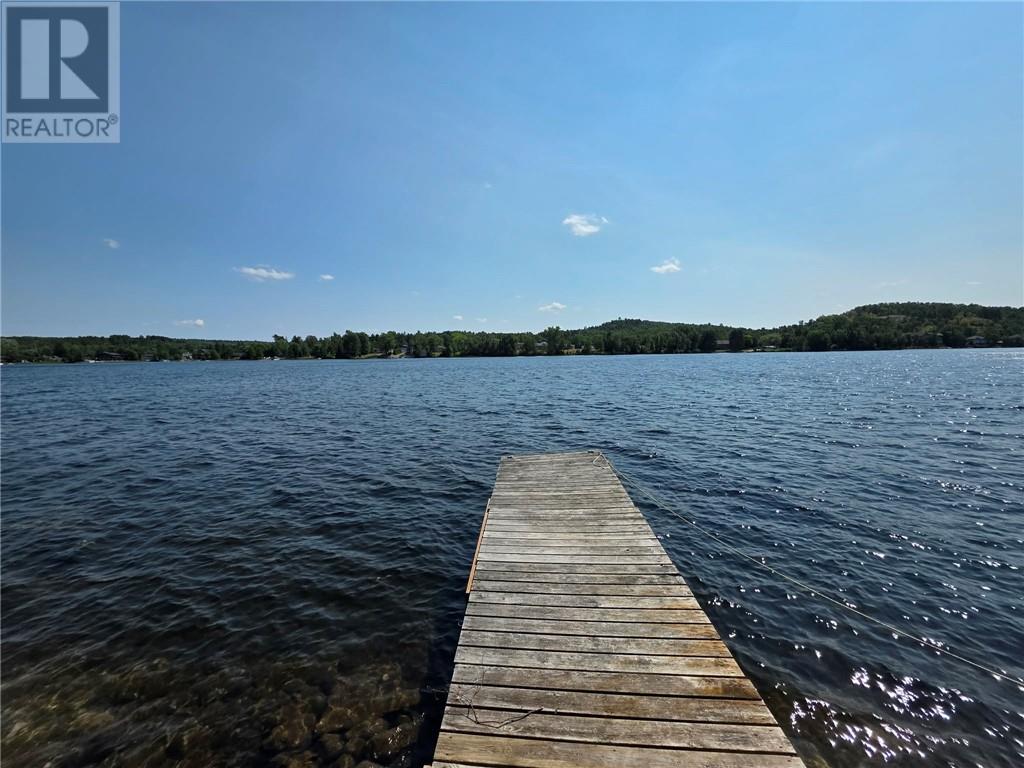 431 Edgewater - Image 3