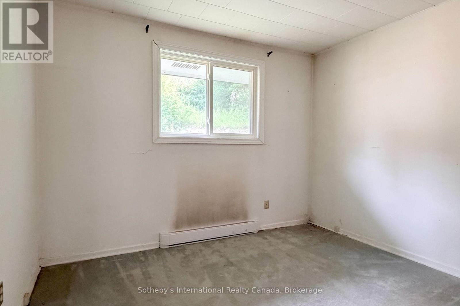 12A VALLEY DRIVE - 13