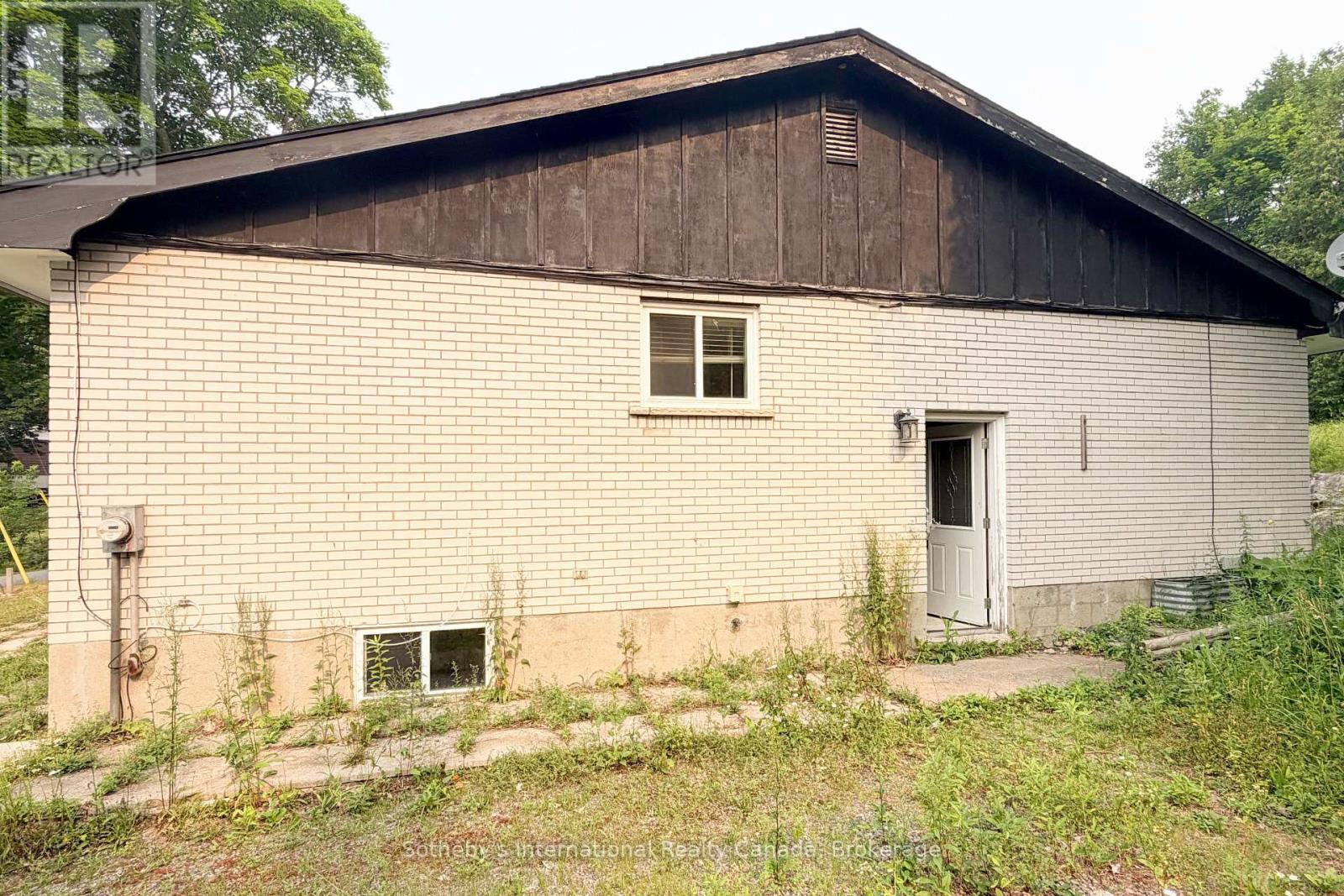 12A VALLEY DRIVE - 3