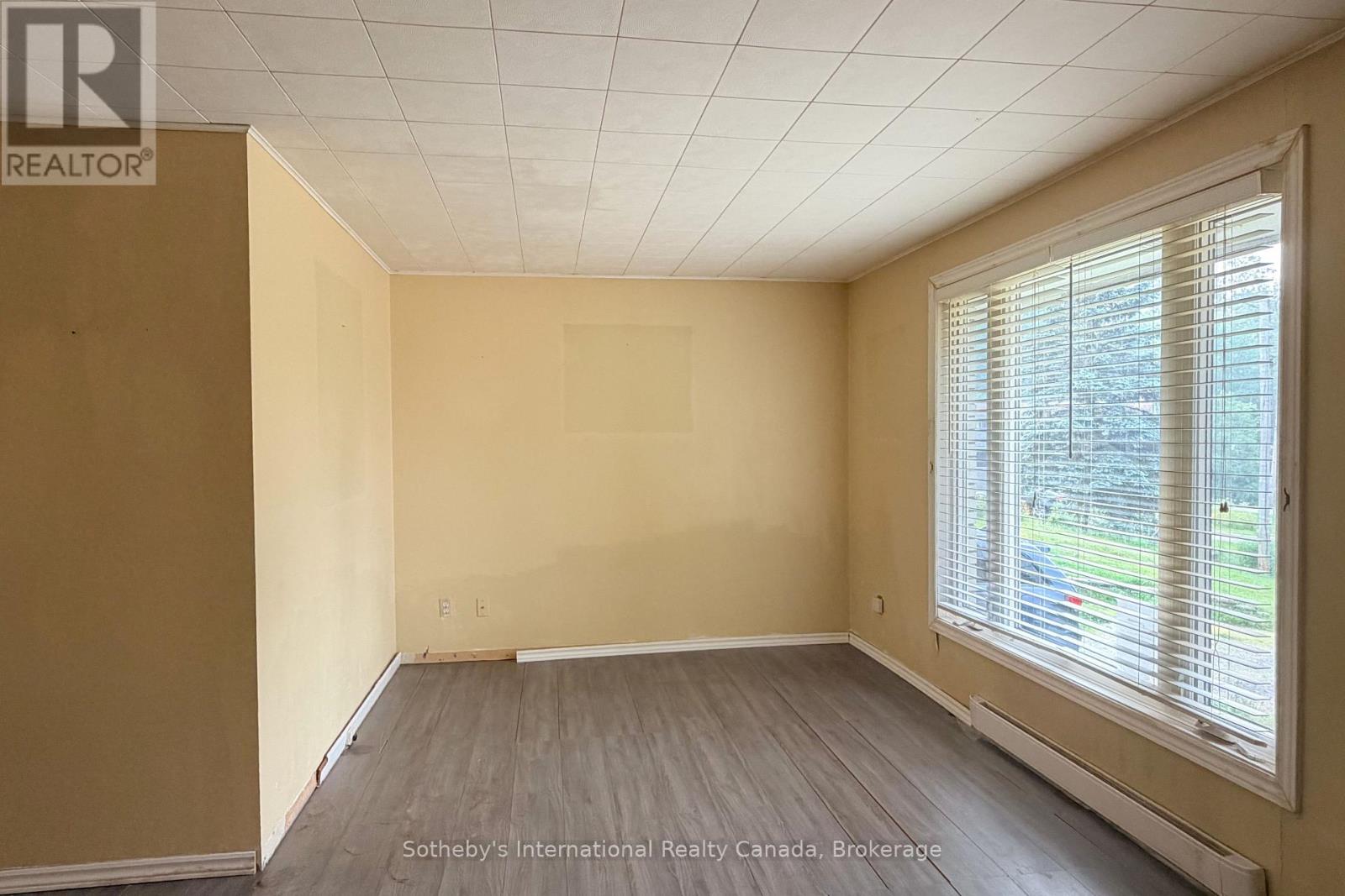 12A VALLEY DRIVE - 5