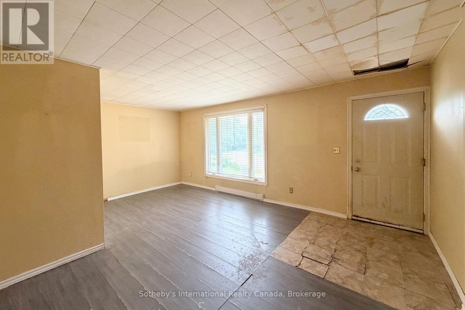 12A VALLEY DRIVE - 6