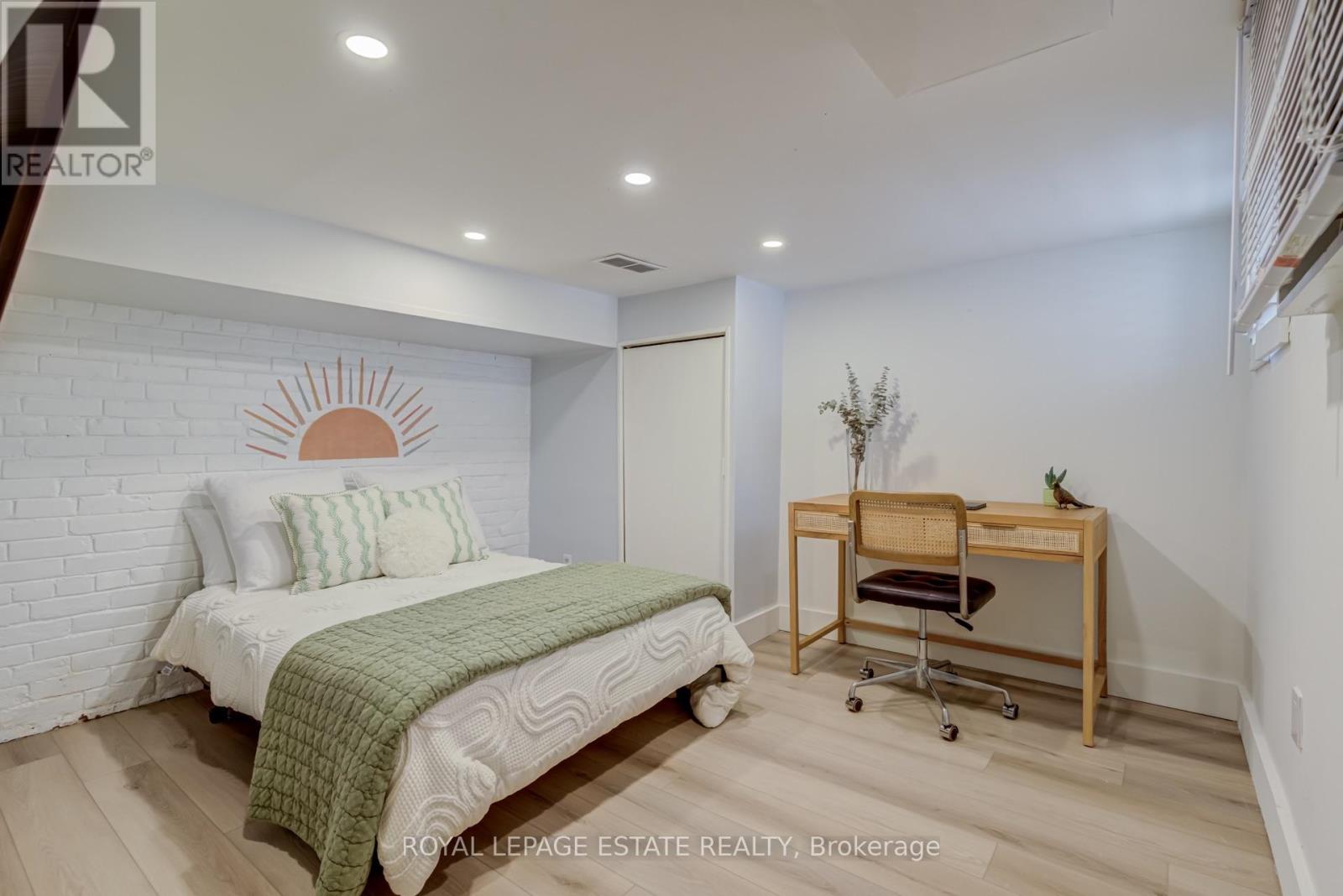 43 FAIRFORD AVENUE - 27