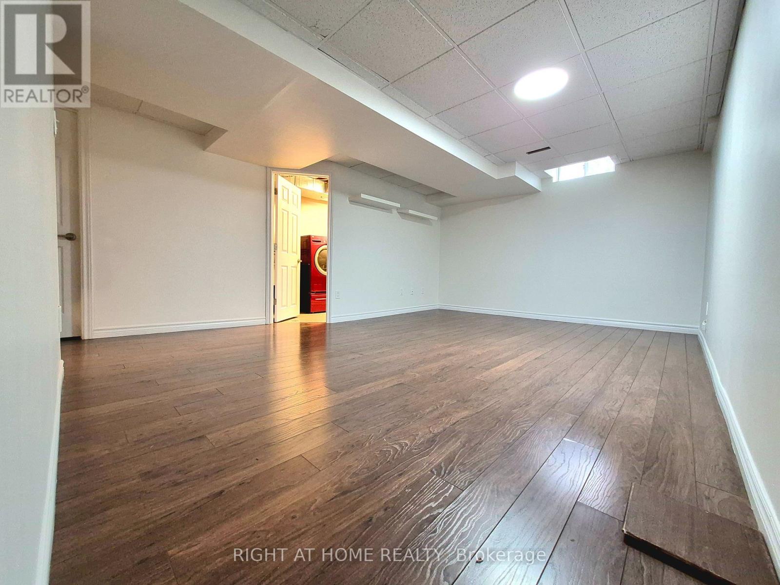 21 MCCULLOCK CRESCENT - 30