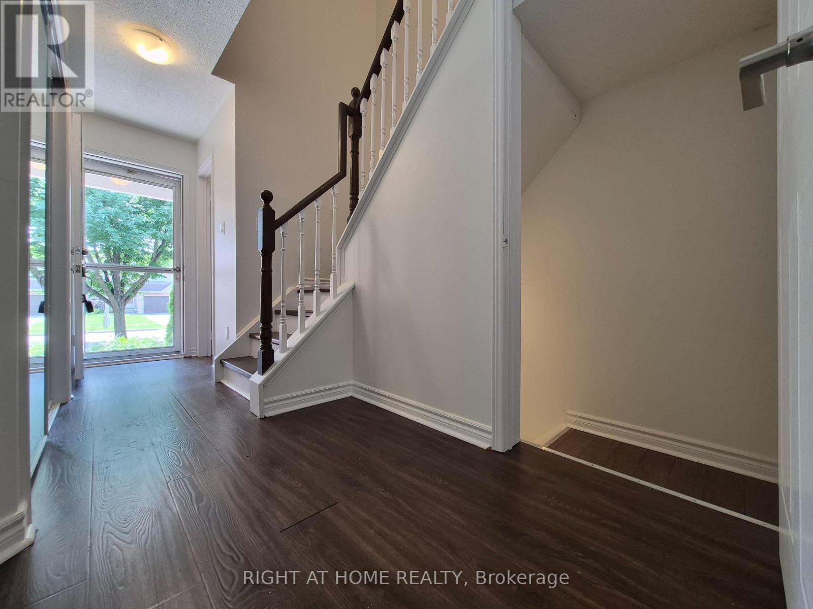 21 MCCULLOCK CRESCENT - 5