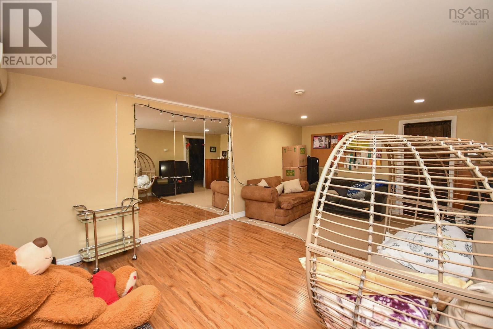 Property 33 of 45 of 98 Parkside Drive