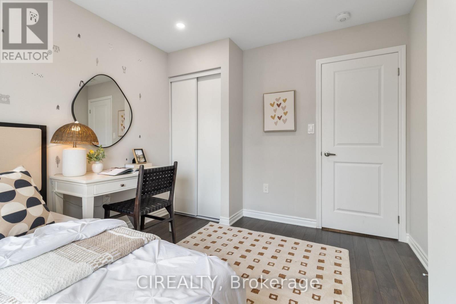 48 CASELY AVENUE - 28