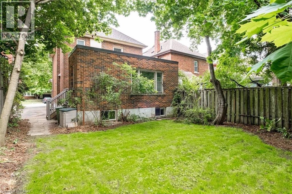 11 DROMORE Crescent - 38